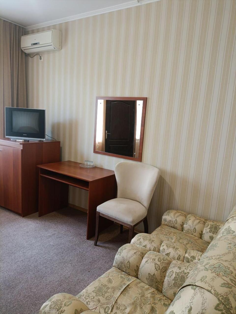 Kremin Hotel Kremenčuk Exteriér fotografie
