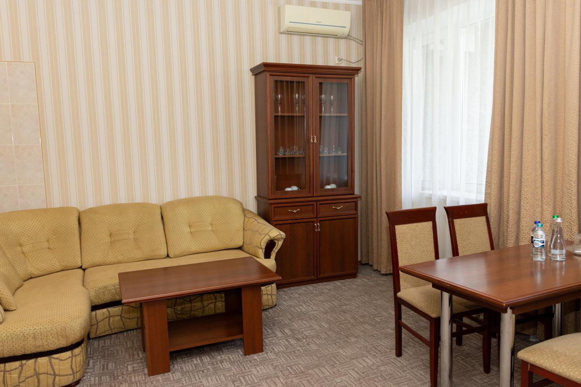 Kremin Hotel Kremenčuk Exteriér fotografie