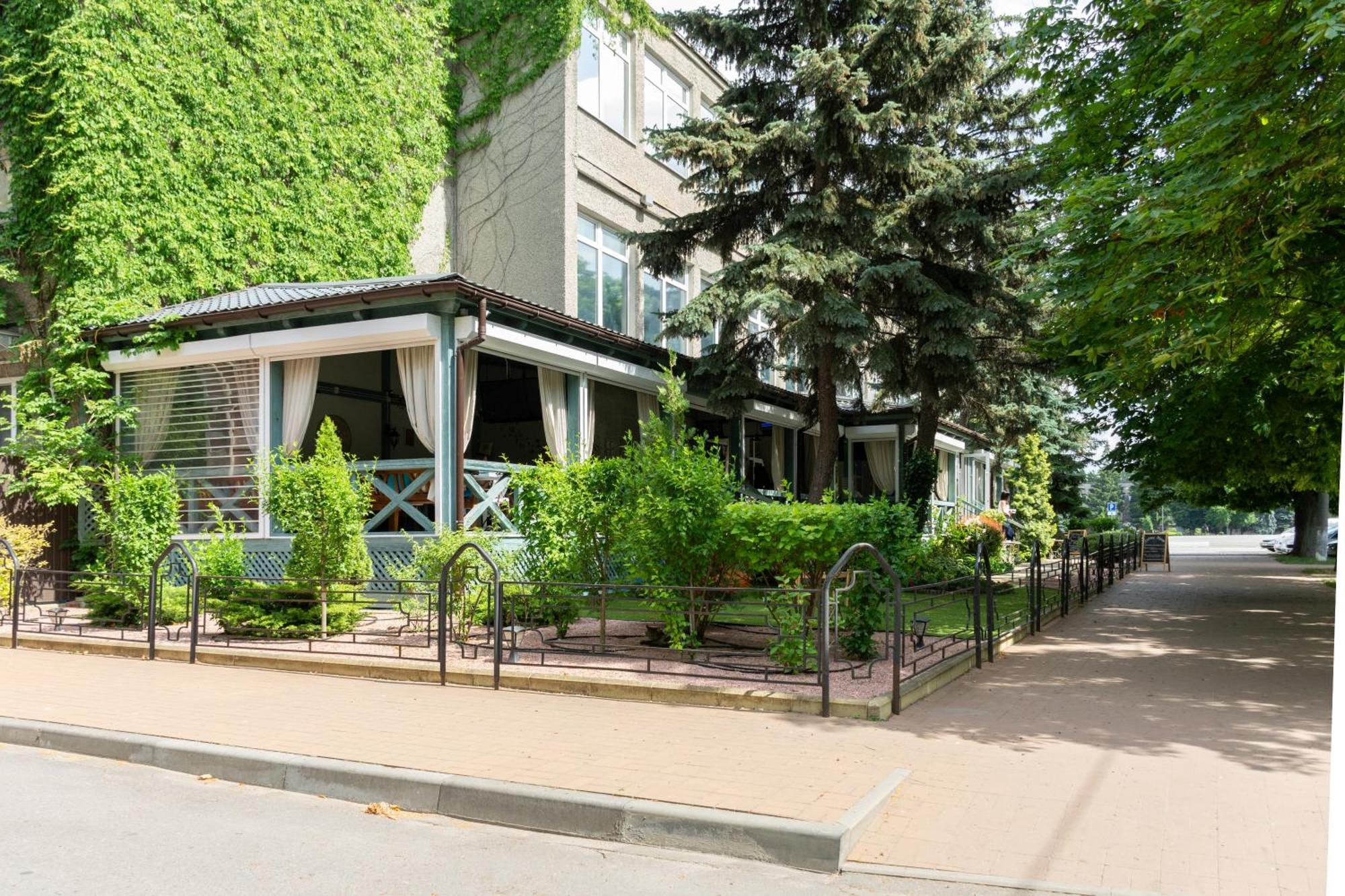 Kremin Hotel Kremenčuk Exteriér fotografie
