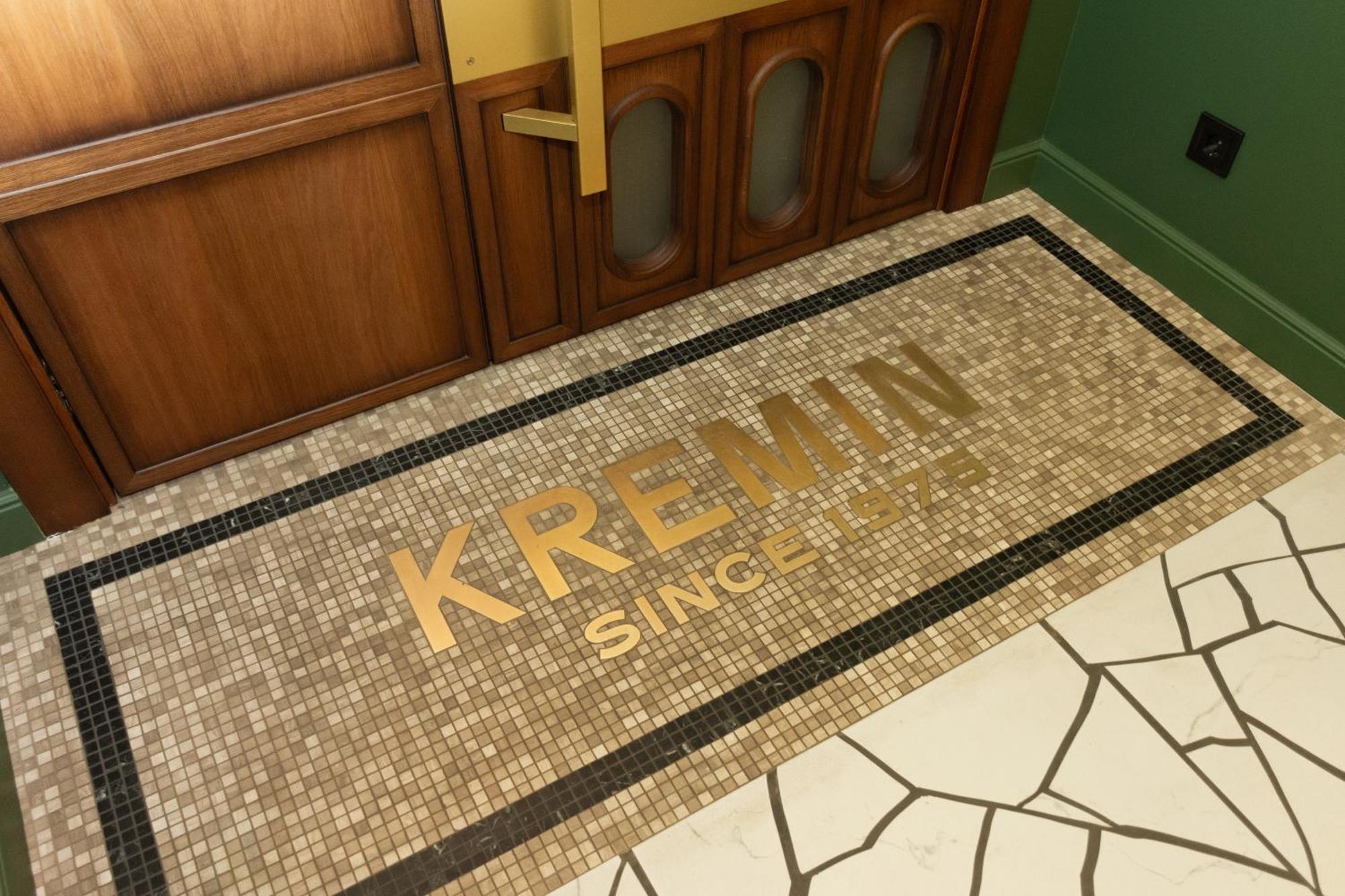 Kremin Hotel Kremenčuk Exteriér fotografie